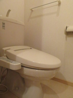 ゆったりとした空間のトイレです