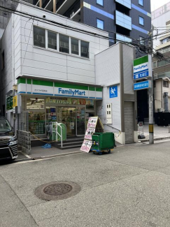 ファミリーマートカツラギ瓦町店まで75m