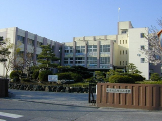 堅田小学校まで1000m