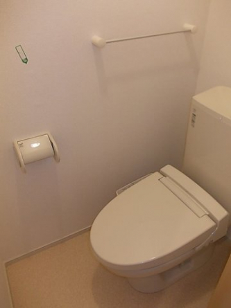 コンパクトで使いやすいトイレです