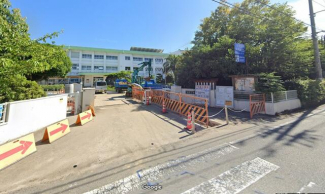 松山市立垣生小学校まで771m