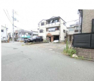 更地　東向き　建築条件なし売り土地