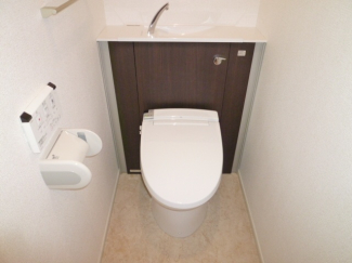 コンパクトで使いやすいトイレです