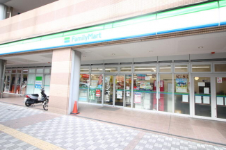 ファミリーマート 近鉄若江岩田駅前店まで466m