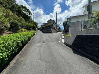 前面道路です