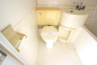 清潔感のあるトイレです