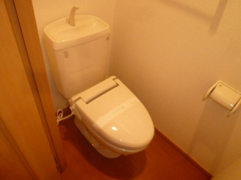 清潔感のあるトイレです