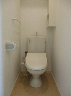 コンパクトで使いやすいトイレです