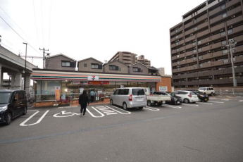 セブンイレブン泉大津駅南店まで117m