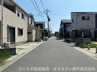 【前面道路含む現地写真】