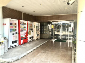 自動販売機完備です。