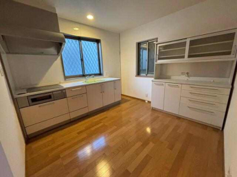 神戸市中央区中山手通３丁目の住宅付店舗一戸建ての画像