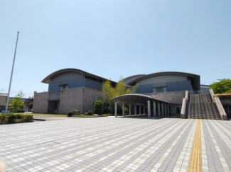 八尾市立総合体育館まで195m