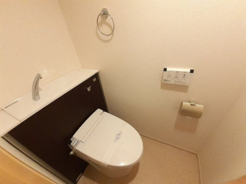 ゆったりとした空間のトイレです