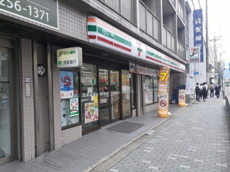 セブンイレブン　烏丸丸太町西店まで230m