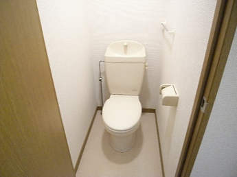 シンプルで使いやすいトイレです