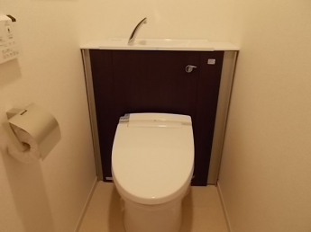 コンパクトで使いやすいトイレです