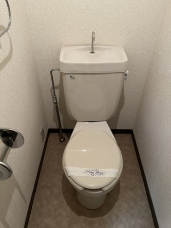 コンパクトで使いやすいトイレです