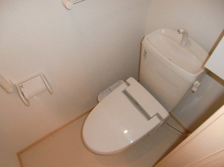 ゆったりとした空間のトイレです