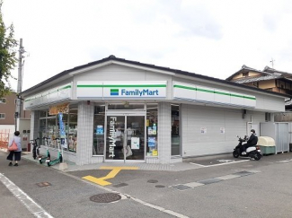 ファミリーマート　北野白梅町店まで360m