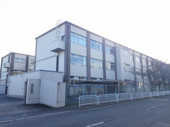 大宮小学校まで227m