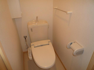 コンパクトで使いやすいトイレです