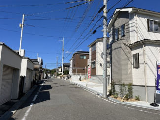 前面道路含む現地写真です