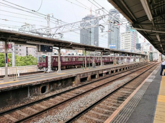 阪急電車　中津駅まで68m