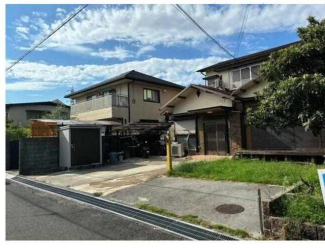 整形地　建築条件なし売り土地　古家あり