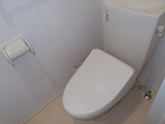 コンパクトで使いやすいトイレです