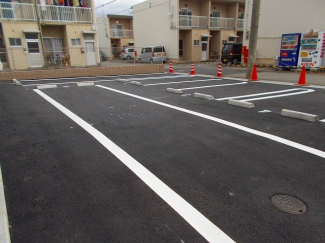 車をお持ちの方に嬉しい駐車場付きの物件です