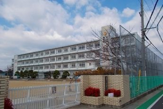 姫路市立妻鹿小学校まで1000m