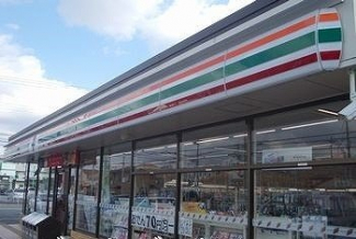 セブンイレブン岡田店まで650m