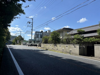 【前面道路含む現地写真】