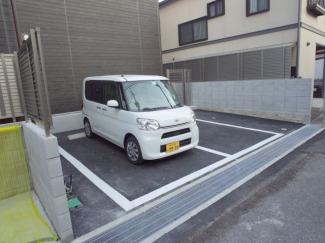 【駐車場】