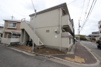 落ち着いた雰囲気の外観です