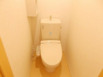 ゆったりとした空間のトイレです