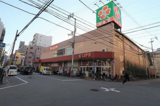 ライフ 大国町店まで280m