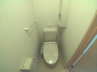 コンパクトで使いやすいトイレです