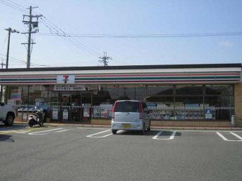 セブンイレブン近江八幡駅東店まで45m