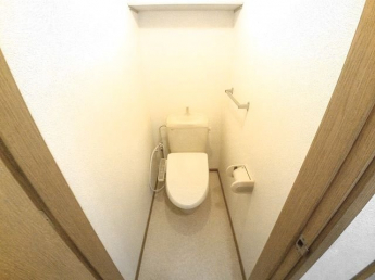 ゆったりとした空間のトイレです