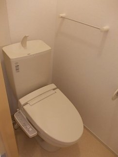 ゆったりとした空間のトイレです