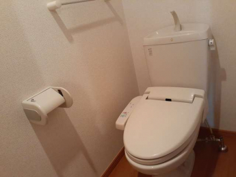 コンパクトで使いやすいトイレです