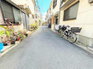 南側前面道路です。