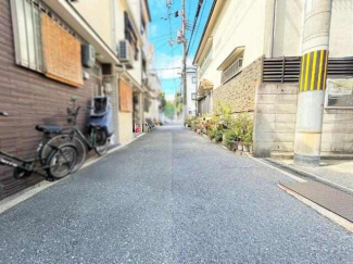 南側前面道路です。