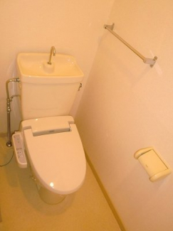 コンパクトで使いやすいトイレです