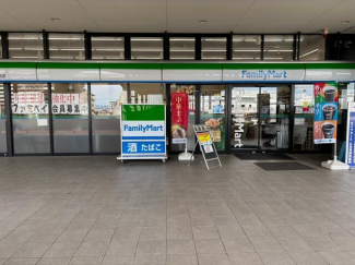 ファミリーマートＪＲ久宝寺駅北店まで259m