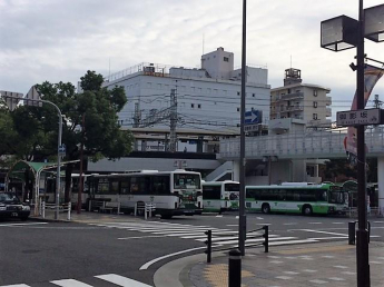 徒歩すぐの阪神御影駅