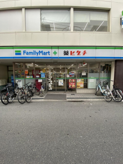 ファミリーマート+薬ヒグチ弥刀駅前店まで531m