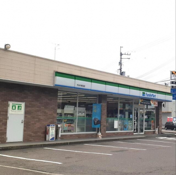 ファミリーマート今治大新田店まで278m